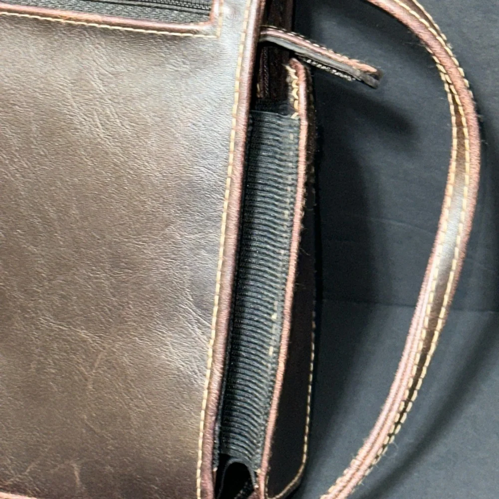 🔥🔥 Vintage-Style Brown Leather Crossbody Bag – Excellent Condition🔥🔥